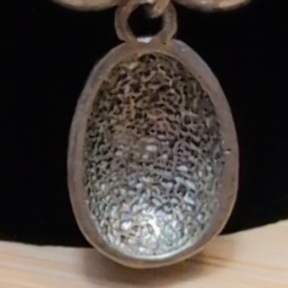 Silver‎ Tone Beaded Stretch Bracelet with Geometric Engraved Charms VG - Picture 4 of 4